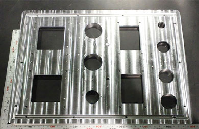 マシニングセンタ加工機サンプル写真1