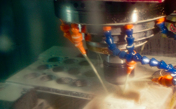 マシニングセンタ加工機内部