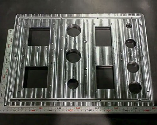 高級オーディオの筐体1