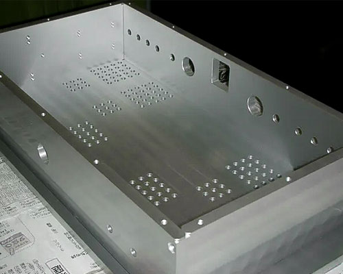 高級オーディオの筐体2